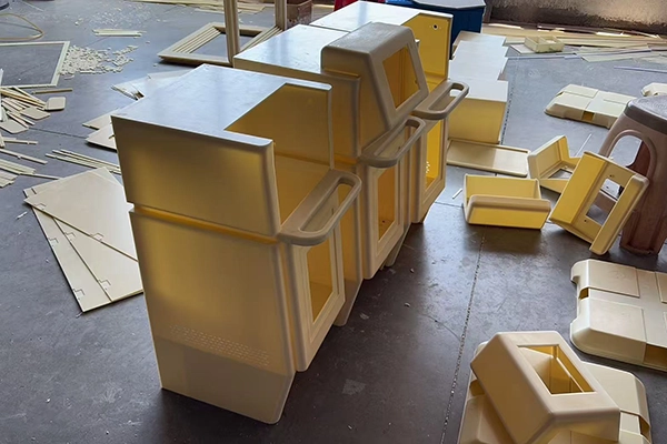 Angled display window with smooth curved ABS surround.